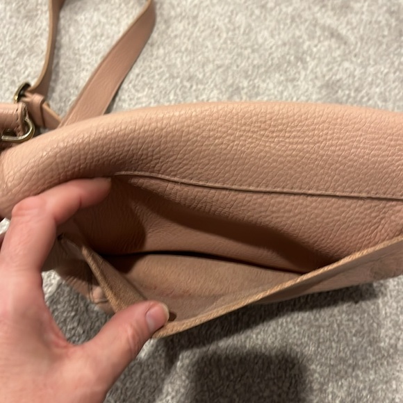 Calma 11600 Beige Pebbled Leather Purse made in Spain. crossbody. - Picture 6 of 13